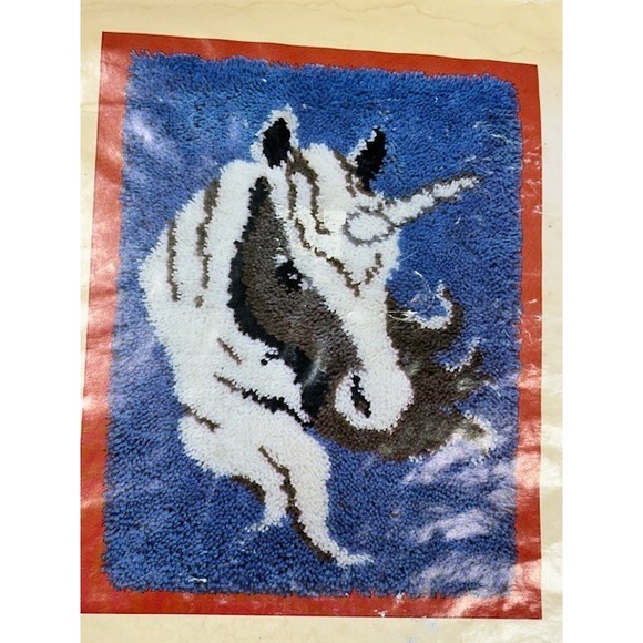 Vintage NIB National Yarn Crafts R303 Unicorn Latch Hook Kit 20x27 Inches New - Picture 2 of 6